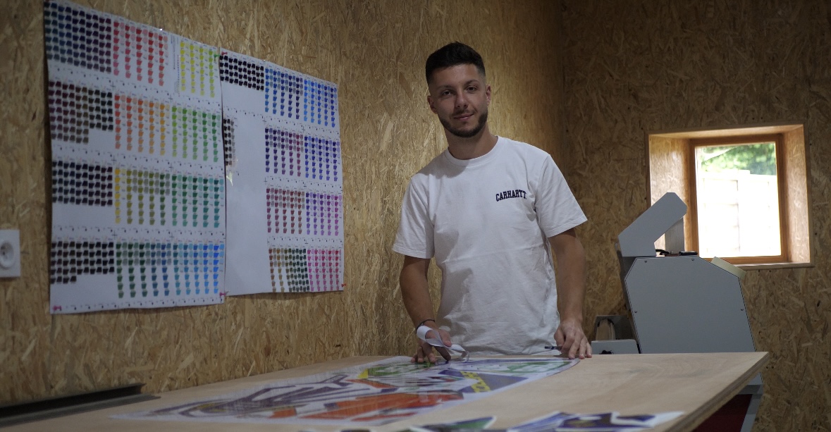 Matthias dans l'atelier MS.DESIGN en Creuse